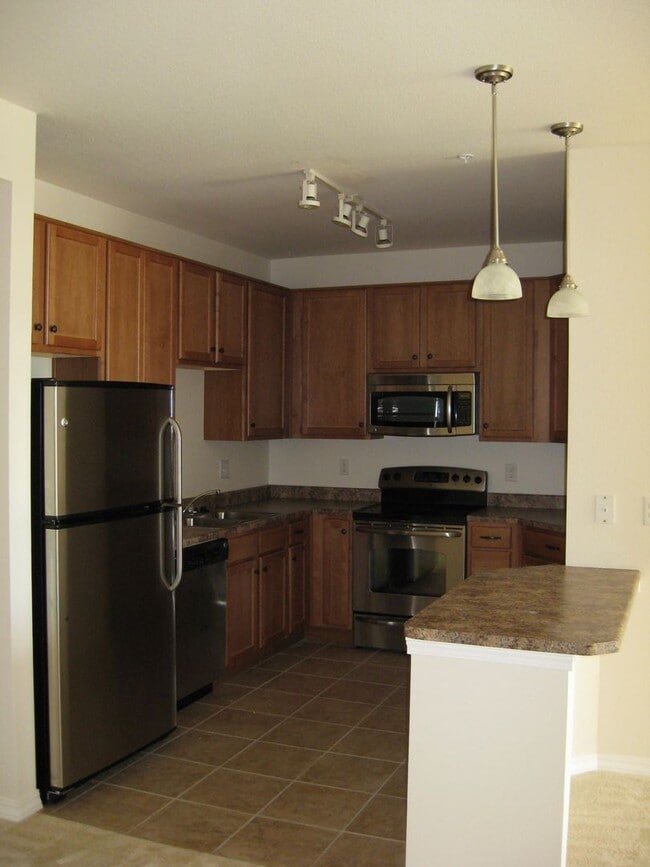 Building Photo - Beautiful 2-bed 2-bath condo!