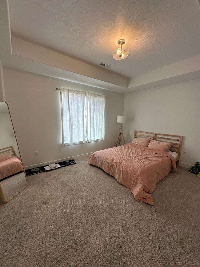 Building Photo - Absolutely STUNNING Home in Lehi!!!