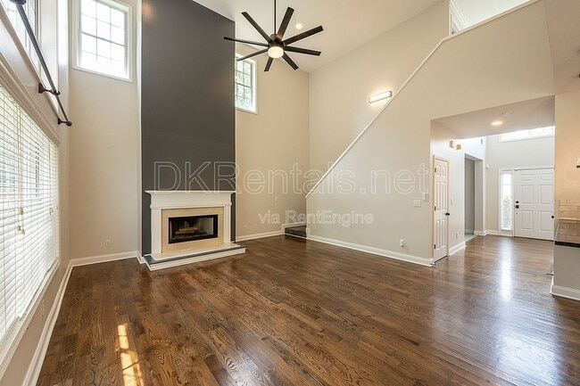 Building Photo - 1540 Hampton Hollow Dr