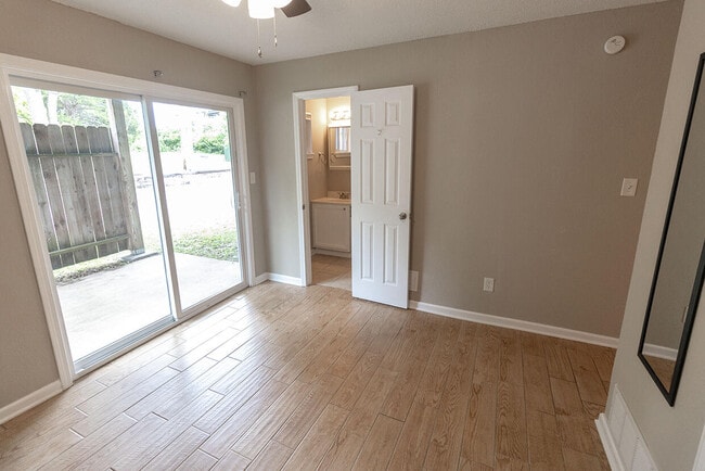 Building Photo - 105 N Garth Ave