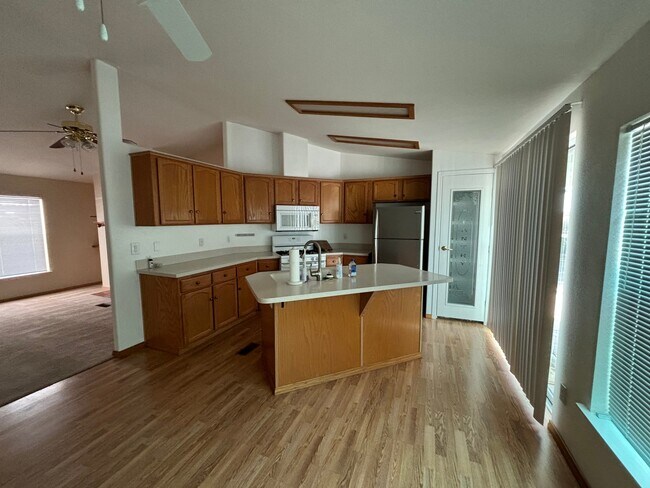 Building Photo - 28676 Via Playa Del Rey
