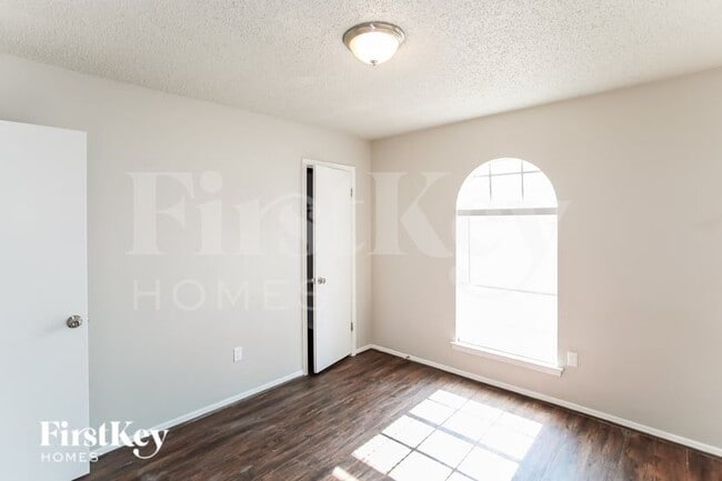 Building Photo - 616 Pinto Ln