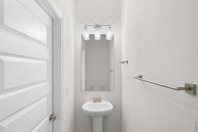 Building Photo - 692 NE Turtleback Trail