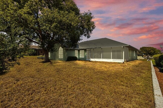 Building Photo - 1247 Venetia Dr