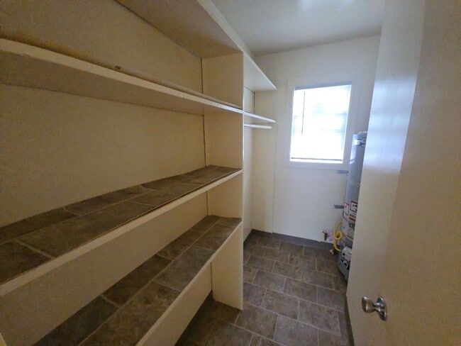 Building Photo - Price reduced! 1BR/1BA house on Henderson St. in Eureka!