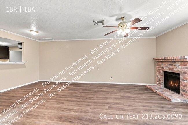 Building Photo - 11610 Vance Jackson Rd