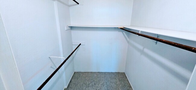 Building Photo - 277 Pleasant St