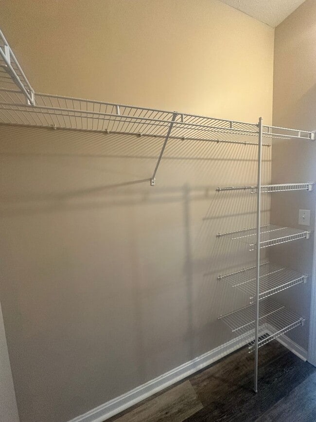 Building Photo - 2BR/2BA Updated Condo in Prospect Glen Vil...