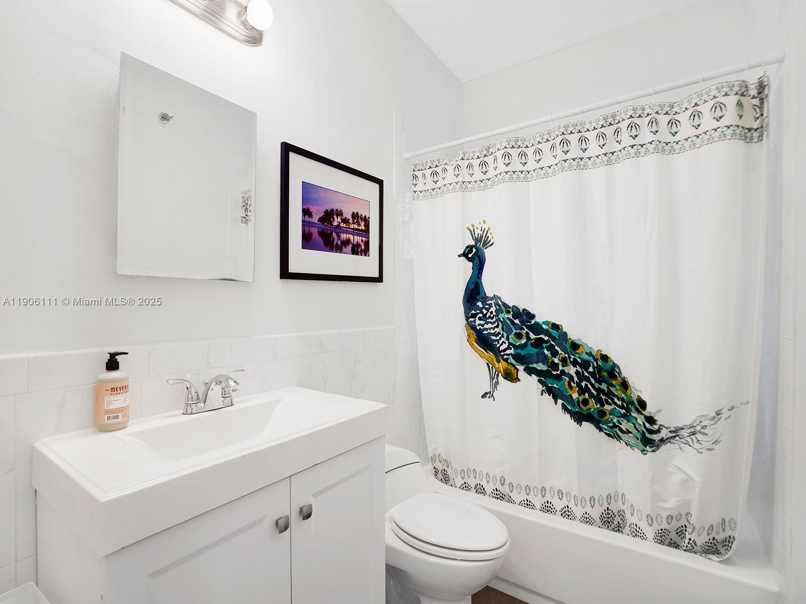 Building Photo - 4094 Park Ave