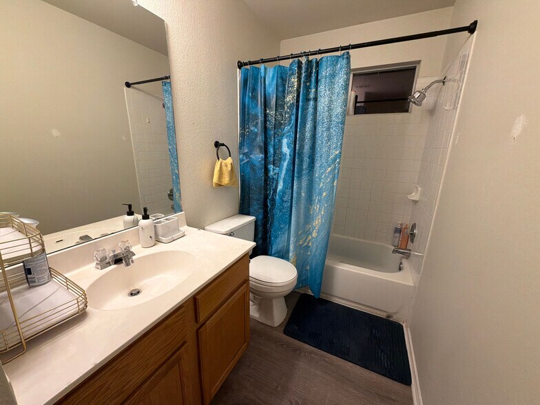 Building Photo - Room in Single Family Home on Socorro Bend