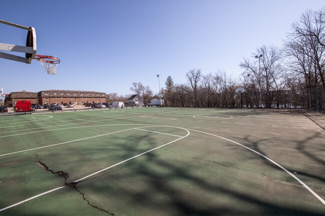 Building Photo - 9379 Bay Colony Dr