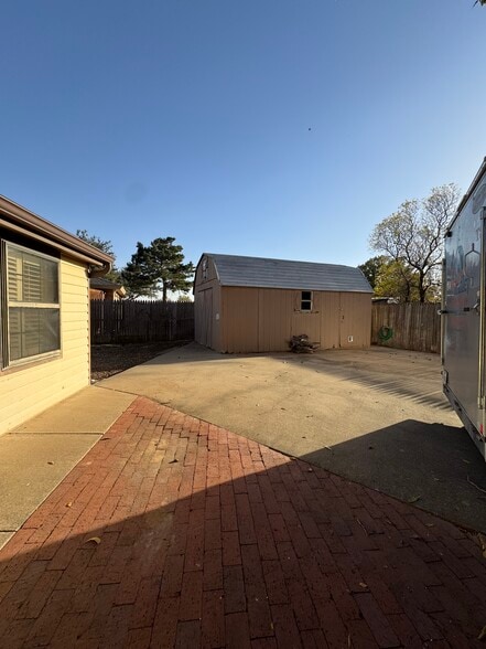 Full RV hookups - 8608 Geneva Ave