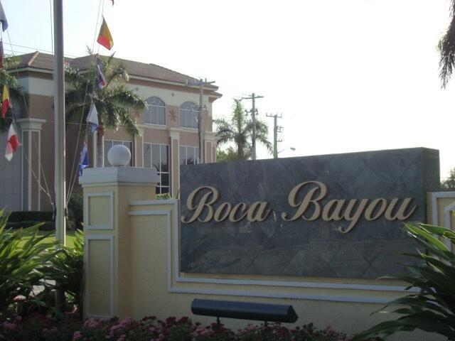 Building Photo - 21 Royal Palm Way