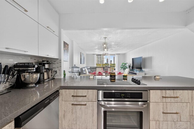 Building Photo - 2851 NE 183rd St