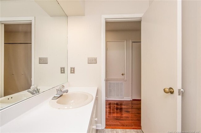 Building Photo - 400 Cypress Trace Dr