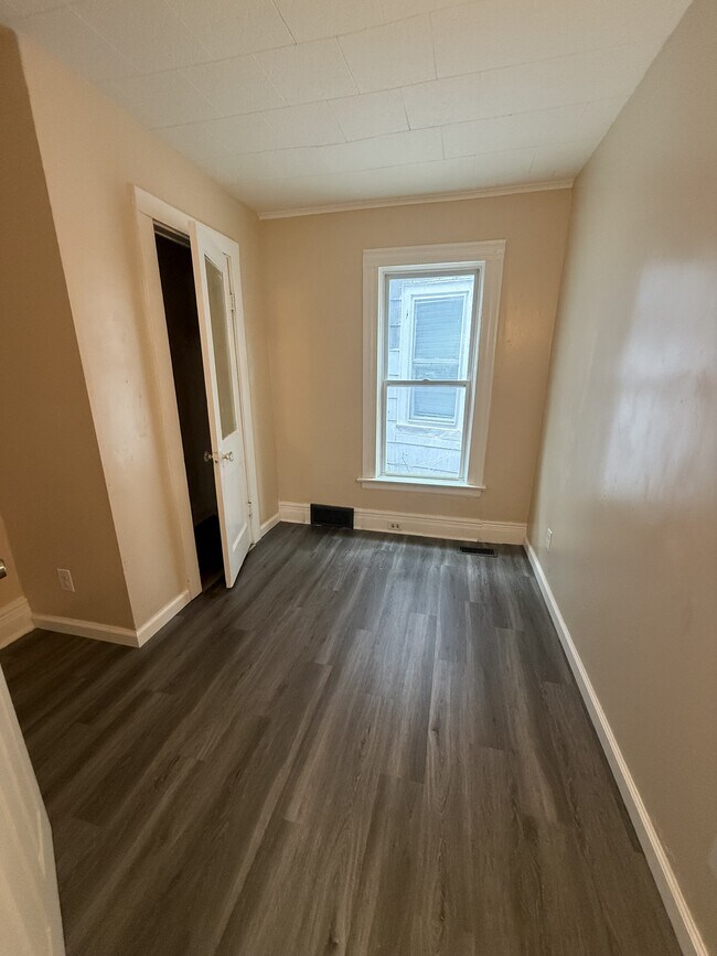 Building Photo - 169 Landon St