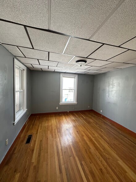 Building Photo - 47 Gould Ave