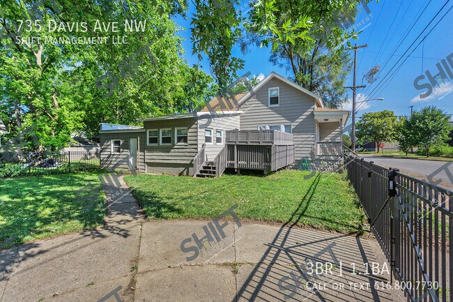 Building Photo - 735 Davis Ave NW