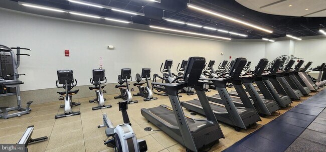 Building Photo - 1021 Arlington Blvd