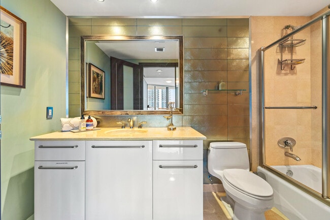 Building Photo - 3101 S Ocean Dr