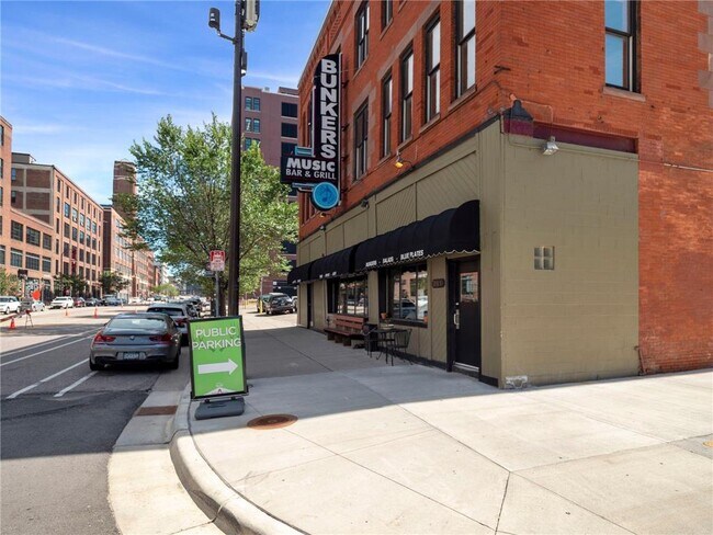 Building Photo - 700 N Washington Ave