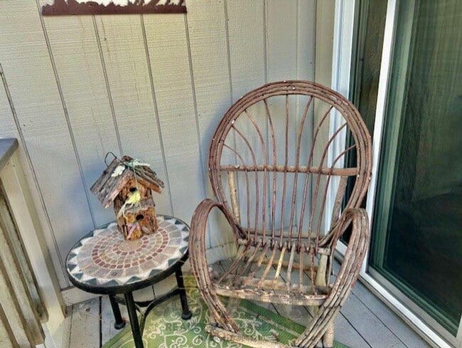 Building Photo - Adorable 2 Bedroom - Central Incline! 1 Do...