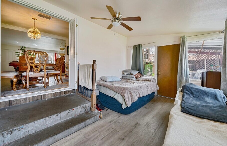 Building Photo - 4205 Lyle St