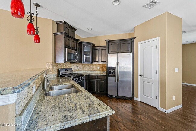 Building Photo - 3005 Cedar Creek