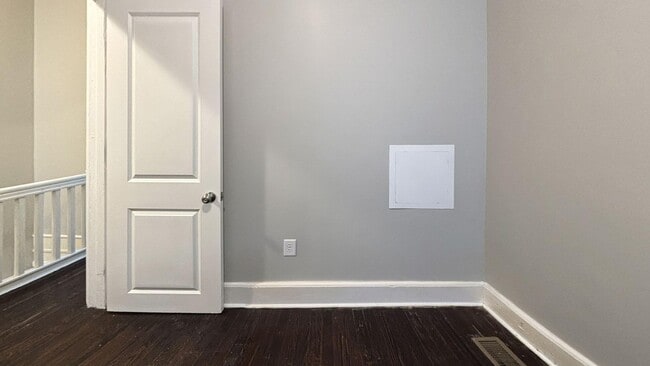 Building Photo - Beautiful 3 Bedroom Home