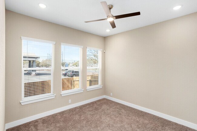 Building Photo - Luxury 3/2.5 Brand New Home