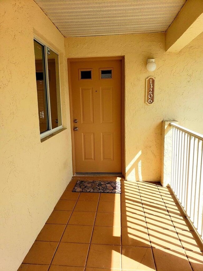 Building Photo - 13206 Glenmoor Dr