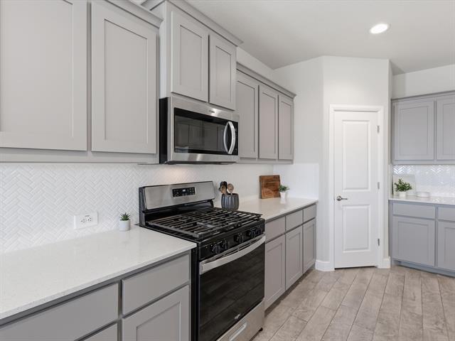 Building Photo - 16032 Farringdon St