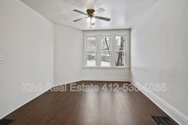 Building Photo - 439 Kingsboro St