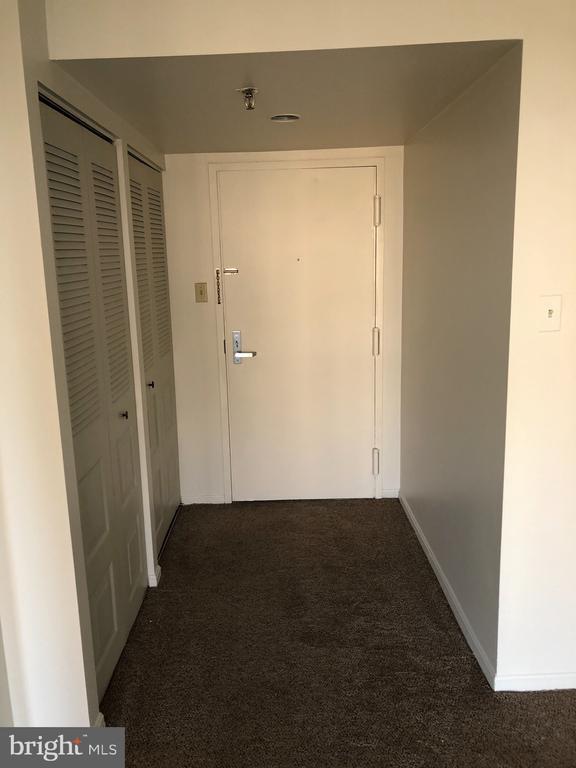 Building Photo - 7401 Westlake Terrace