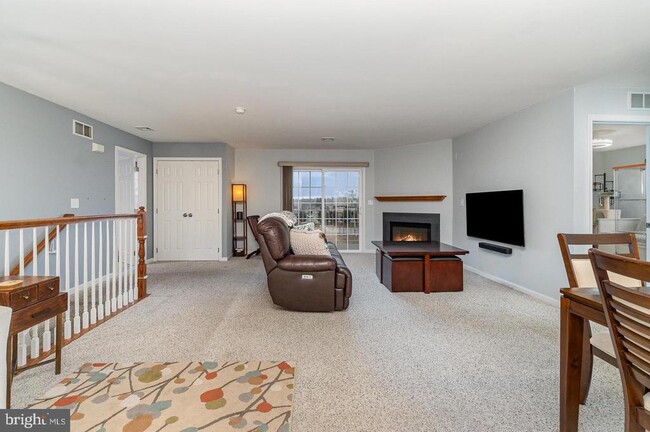Building Photo - 117 Hawk Ct