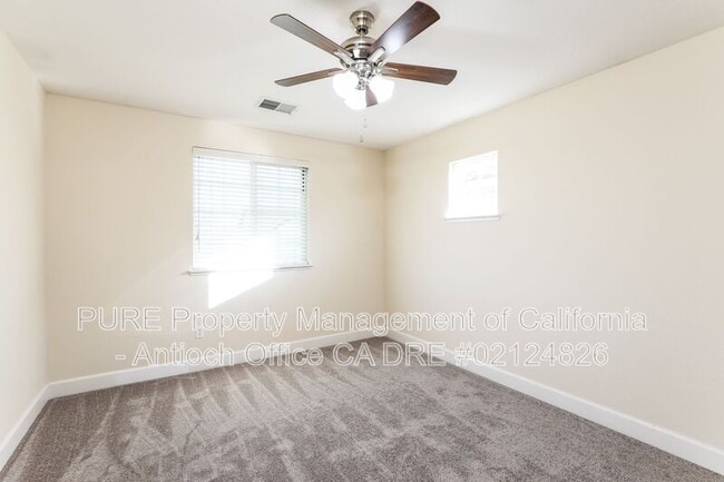 Building Photo - 5208 Rainwood Way