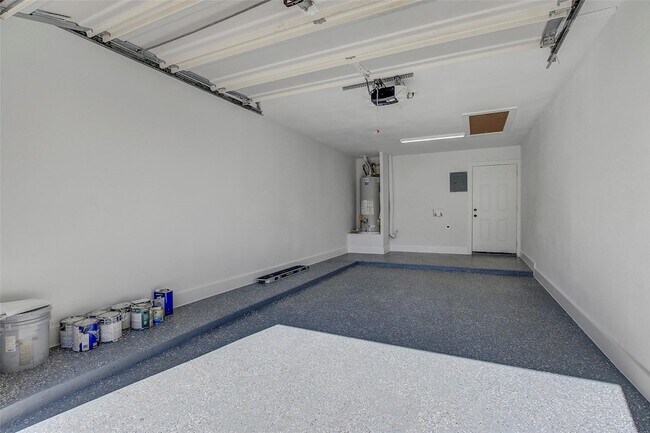 Building Photo - 1402 Valleyridge Cir
