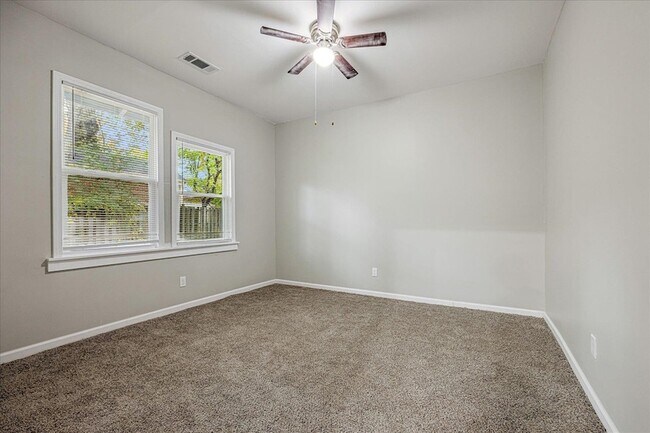 Building Photo - 3587 Cowden Ave