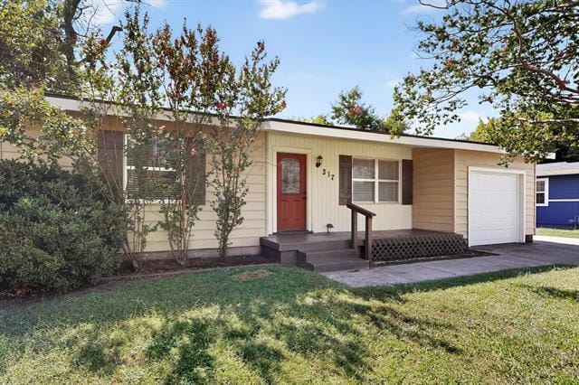 Building Photo - 317 W Pecan St