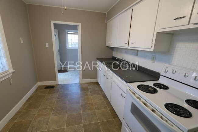 Building Photo - 2 Bedroom 1 Bath House