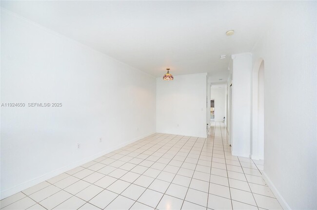 Building Photo - 1535 SE 26th St