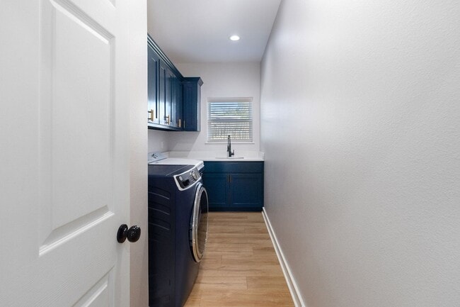 Building Photo - 129 Winchester Pl