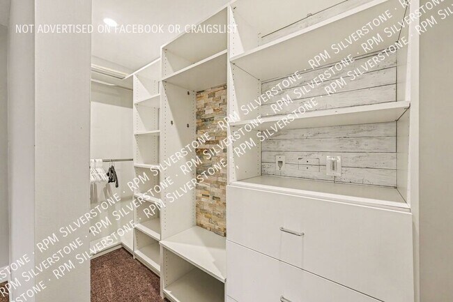 Building Photo - 8600 Russell-