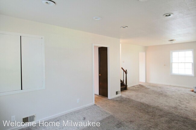Building Photo - 3 br, 2 bath House - 5748 N 40th Street