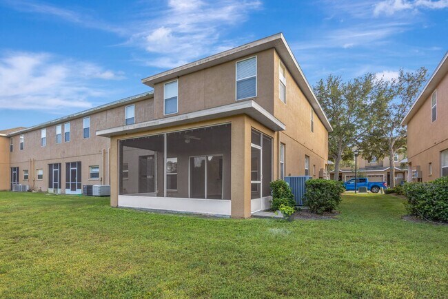 Building Photo - 10414 Tulip Field Way