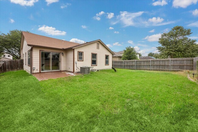 Building Photo - 141 Beech Dr