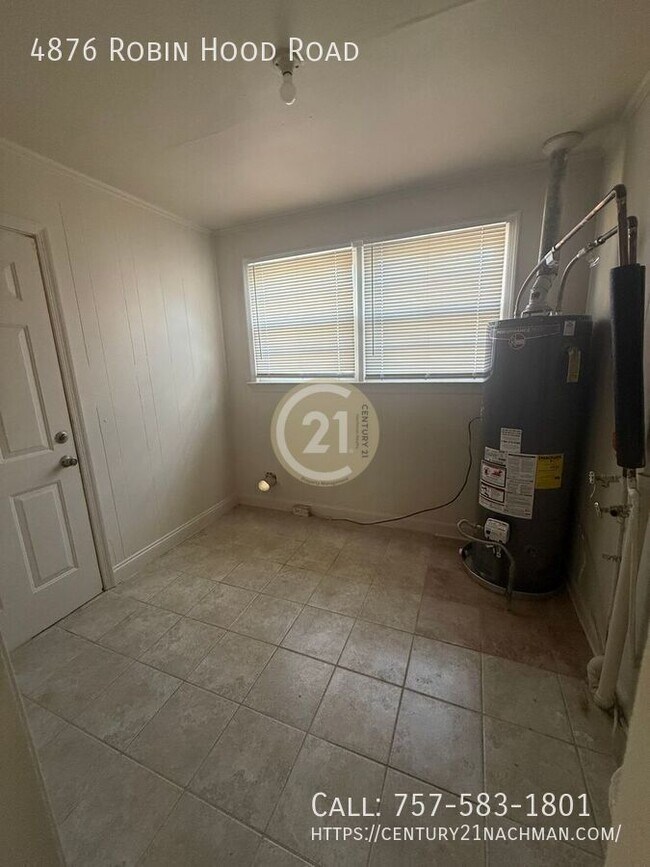 Building Photo - 4876 Robin Hood Rd