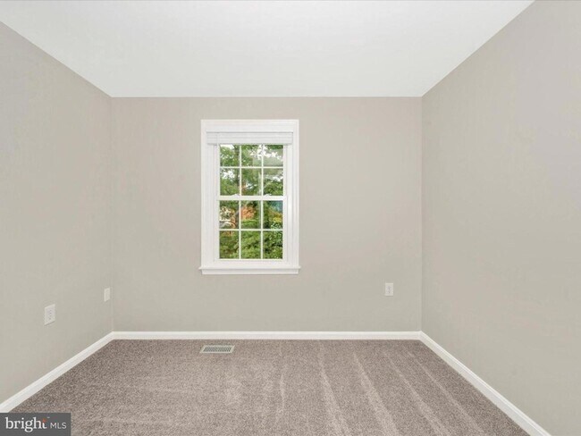Building Photo - 112 Bracken Ct