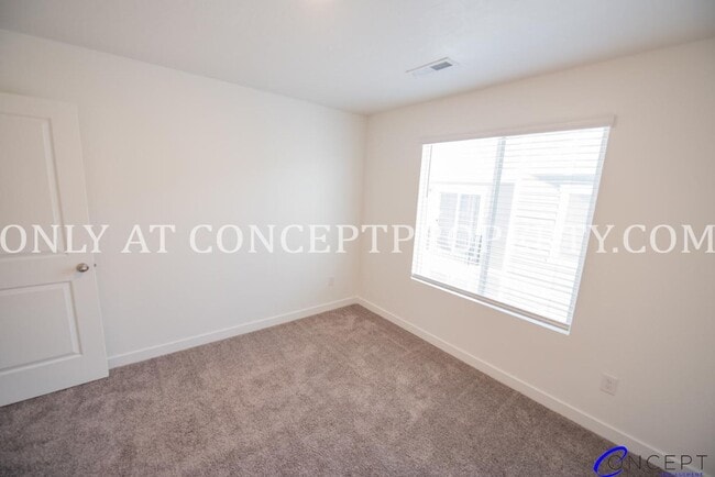 Building Photo - Brand-New Beautiful Spacious Modern Townhome in Lehi with Luxury Finishes & Prime Amenities