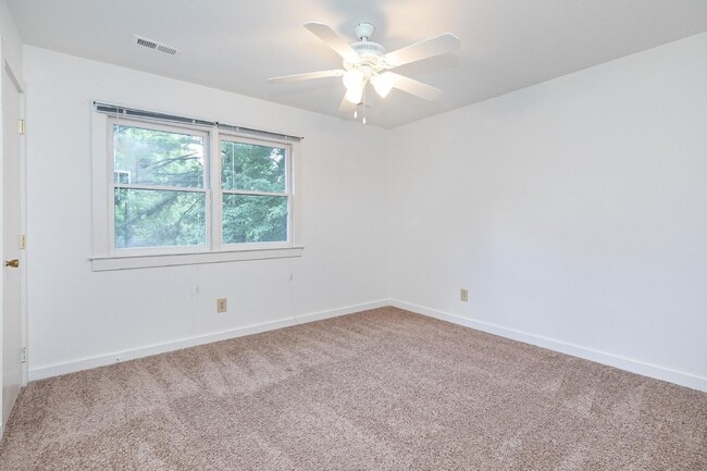Building Photo - 5541 Kaplan Dr
